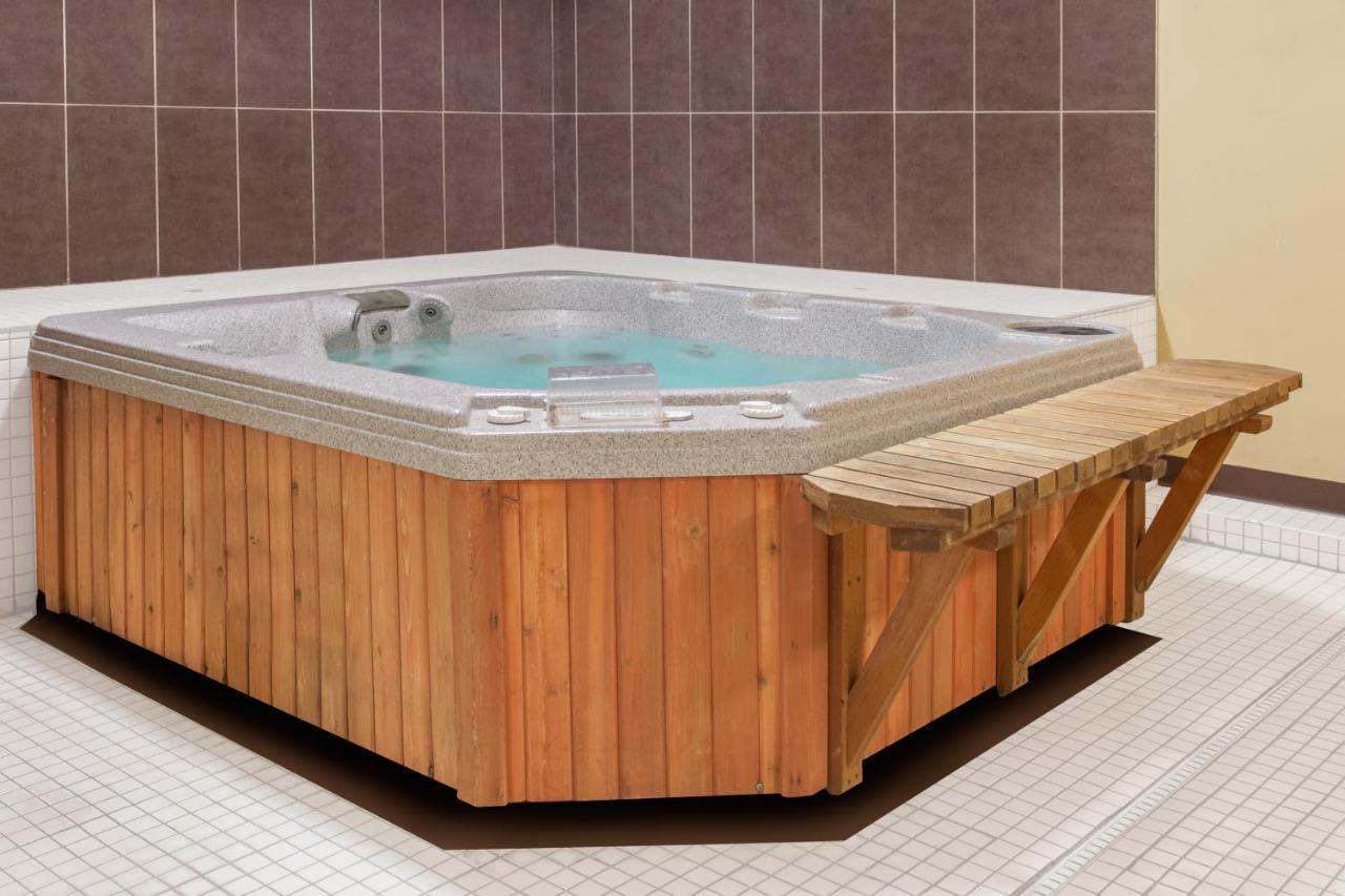 Econo Lodge Inn & Suites Medicine Hat Eksteriør bilde