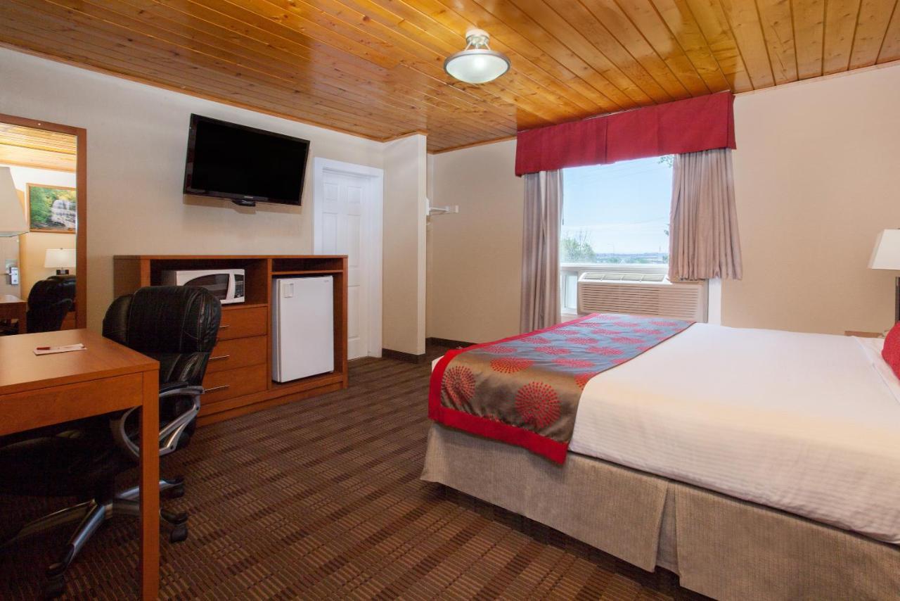Econo Lodge Inn & Suites Medicine Hat Eksteriør bilde